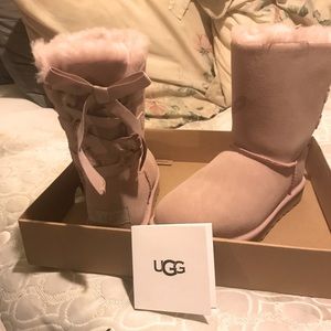 UGG PinkBOW boots, cheapest offer to everyone who like the post within 24 hours.
